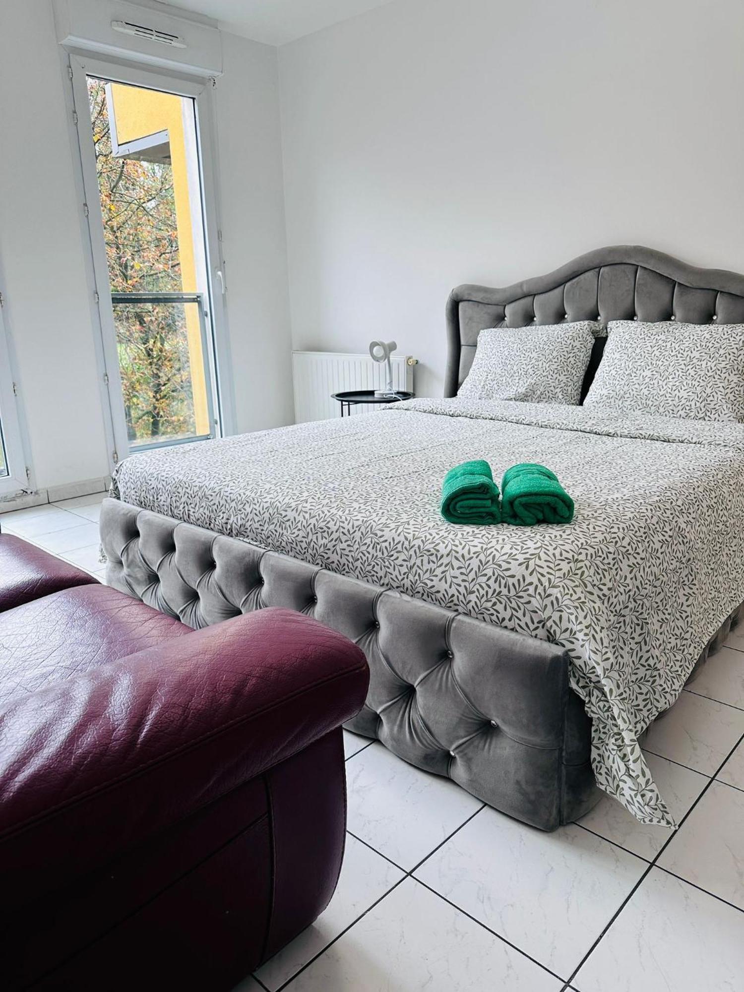 Apartamento Sri-Indo Bobigny Paris Exterior foto