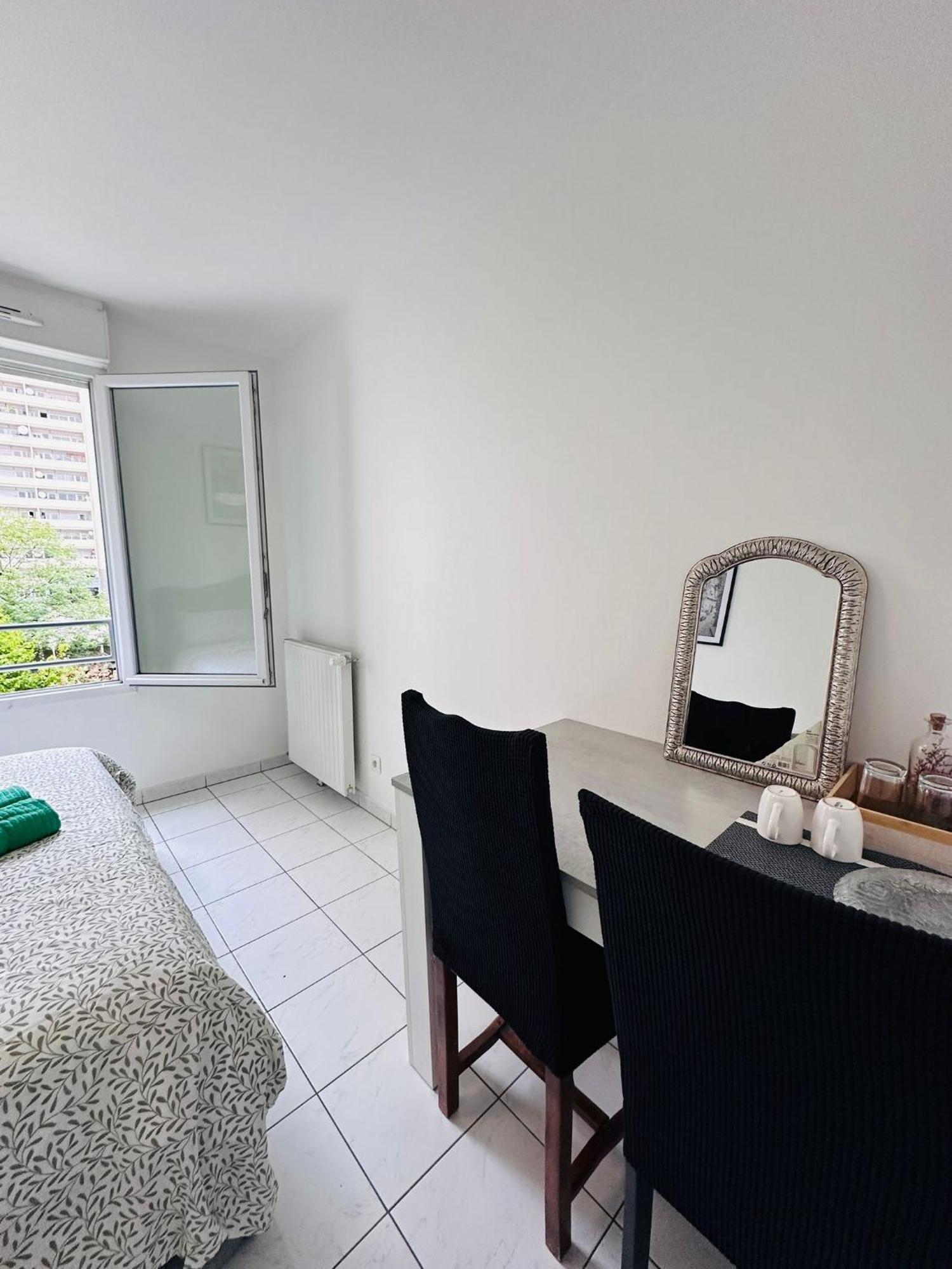 Apartamento Sri-Indo Bobigny Paris Exterior foto