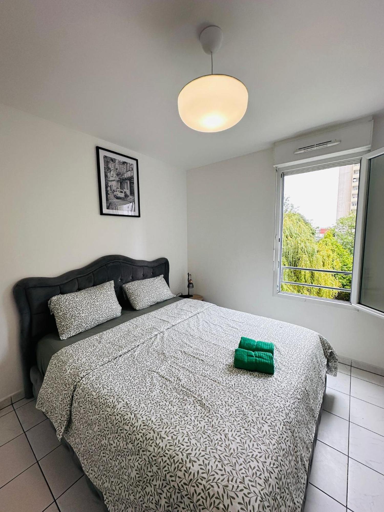 Apartamento Sri-Indo Bobigny Paris Exterior foto